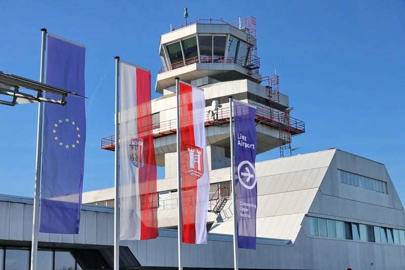 Tower mit allen Fahnen.747ea036-800x533